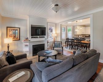 Family Tides by Seabrook Hospitality - Pacific Beach - Sala de estar