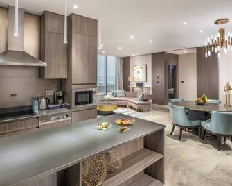 فندق فيوز هوتل آند ريزيدنسيس - Thuwal - مطبخ
