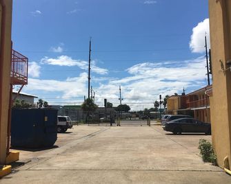 Monte Carlo Motel - New Orleans - Outdoor view