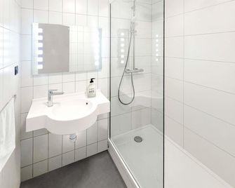 greet Hotel Montbeliard - Montbéliard - Salle de bain