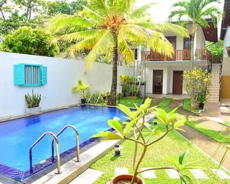 The Surf Villa - Galle - Uima-allas