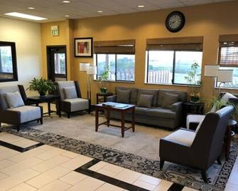 Super 8 by Wyndham Klamath Falls - Klamath Falls - Lobby