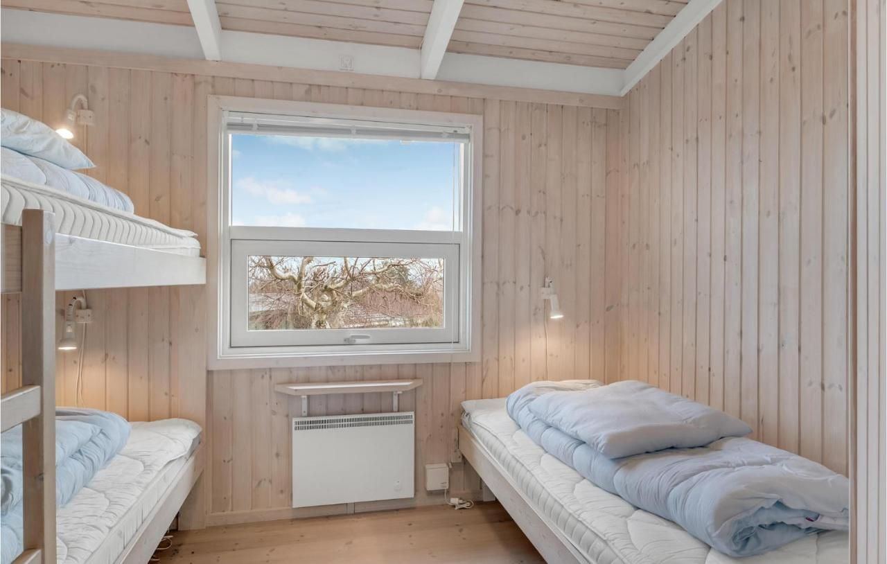 4 Bedroom Lovely Home In Hundested – Hundested