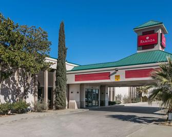 Ramada by Wyndham Odessa Near University of Texas Permian - Odessa - Edificio