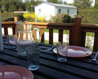 Camping des Platanes - Charny-Orée-de-Puisaye - Balcón