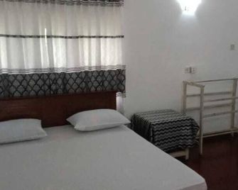 Hotel Lakeside - Anuradhapura - Habitación