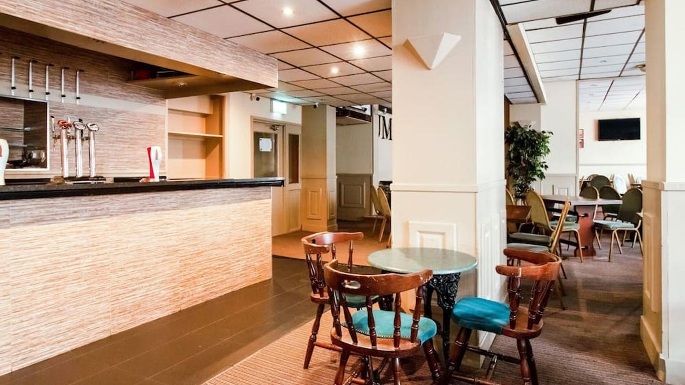 OYO Flagship Cardiff Central