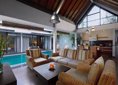 Kamuela Villa Lagoi Bay Bintan - Lagoi - Living room