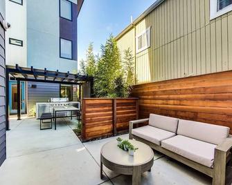 Luxury Furnished Studio Suite close to Downtown - Oakland - Patio