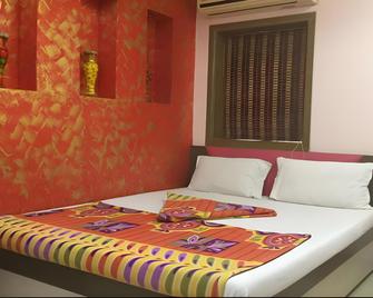 Hotel Welcome Mumbai Maharashtra - Mumbai - Bedroom