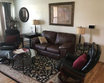 50's Duplex Home In Moses Lake Washington Near Downtown & Lake - Moses Lake - Living room