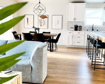 Private Artsy Getaway - m/s Prosser, Sunnyside - Grandview