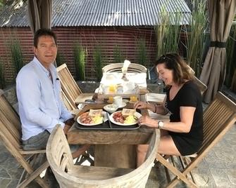 Batur Sunrise Guesthouse - Kintamani