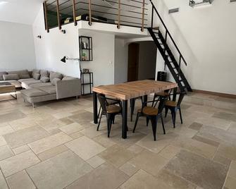 Villa with private pond and large plot close to the sea - Gignac - Їдальня