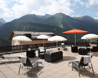 Schorta's Alvetern - Boutique Hotel - Scuol - Balkong