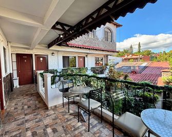 Hotel & Restaurant Fleur De Lis - Concepción de Ataco - Balkon