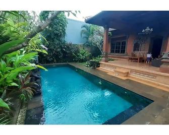 Royani Villa - Sukawati - Pool