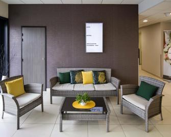 ibis Rennes Beaulieu - Cesson-Sévigné - Living room