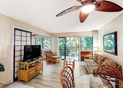 Hono Kai B17 - Wailuku - Living room