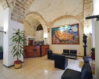 Hotel Adria - בארי - לובי