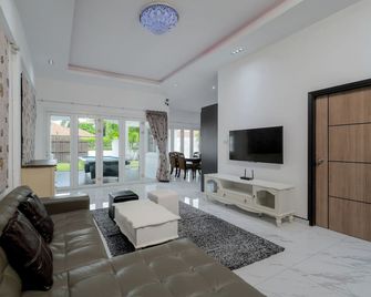 Orchid Paradise Homes Opv 28 - Hua Hin - Living room