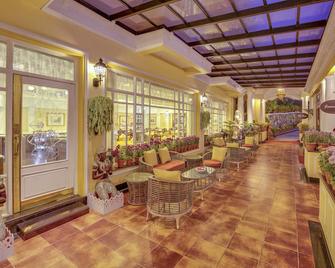 Mayfair Darjeeling - Darjeeling - Vestíbul