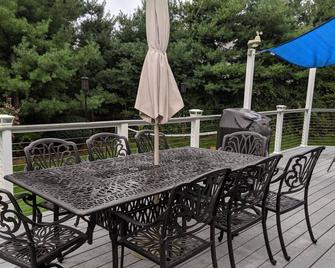 Cleves Point Estates Home, Private sandy beach - Greenport - Patio