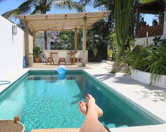 Wonderful Large Outdoor Porch And Many French Doors Plus Pool An Elegant Space - Sayulita - Pool