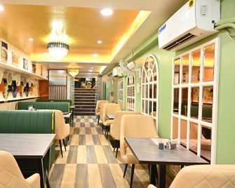 Hotel Lj & Restaurants Pratapgarh - Bela Pratapgarh - Restaurant