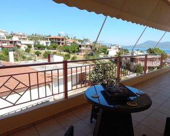 Angela s Apartment With Beautiful Balcony View - Kamena Vourla - Balcony