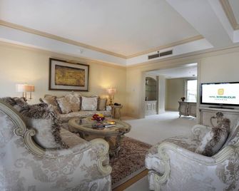 Hotel Borobudur Jakarta - Jakarta - Living room