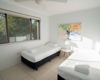Myuna Holiday Apartments - Noosa Heads - Bedroom