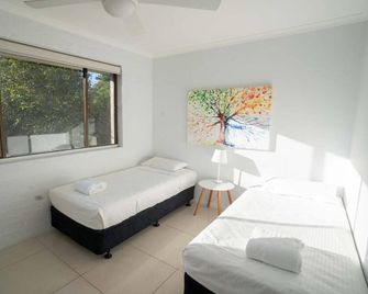 Myuna Holiday Apartments - Noosa Heads - Bedroom
