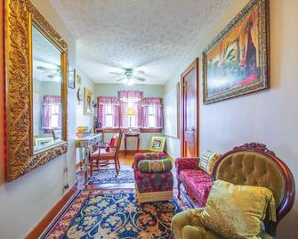 Lovely Lebanon Home 13 Mi to Bennett Springs - Lebanon - Huiskamer