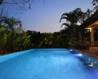 Twin Villa - Thep Krasattri - Pool