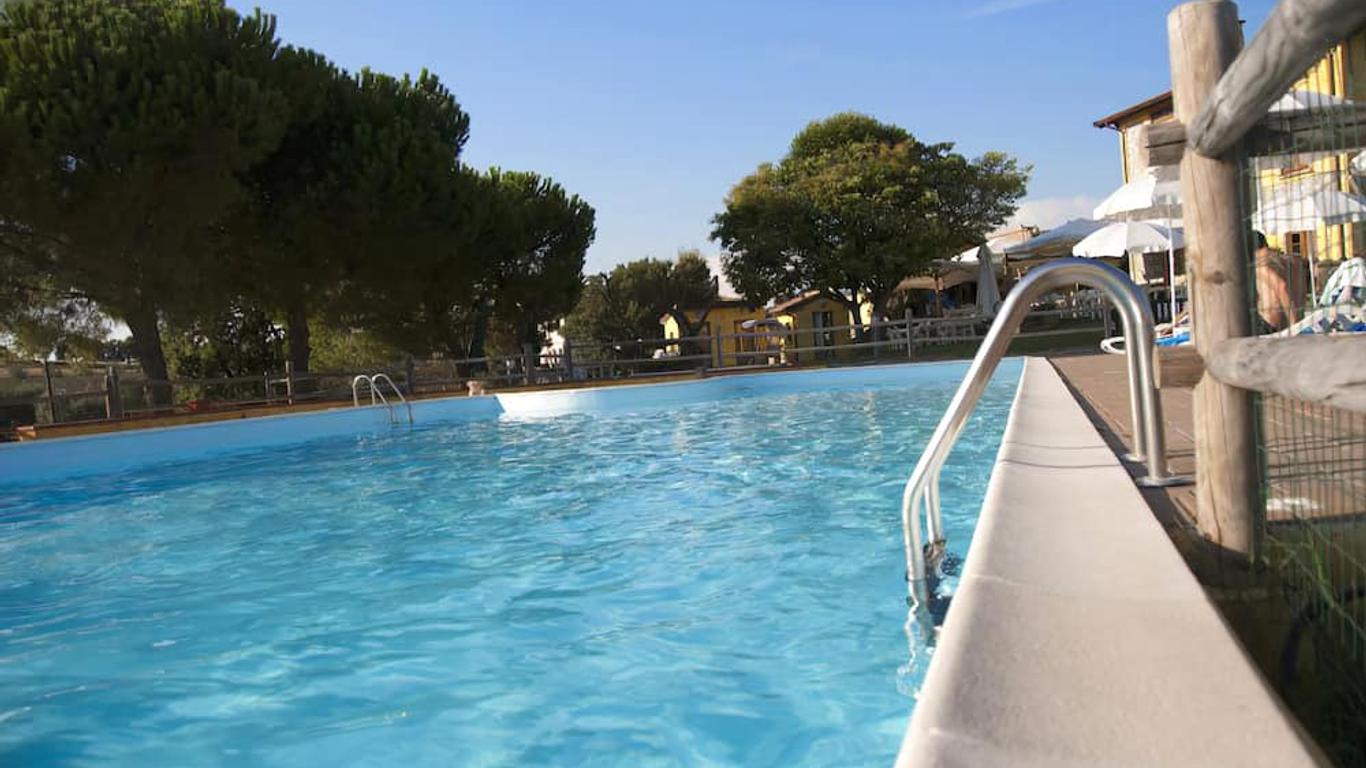 تينوتا لا لوبا كانتري هوتل