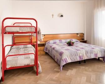 Hotel Crocenzi - San Marino - Camera da letto