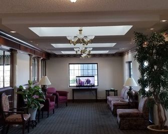 Gateway Inn and Suites - Clarksville - Lobby