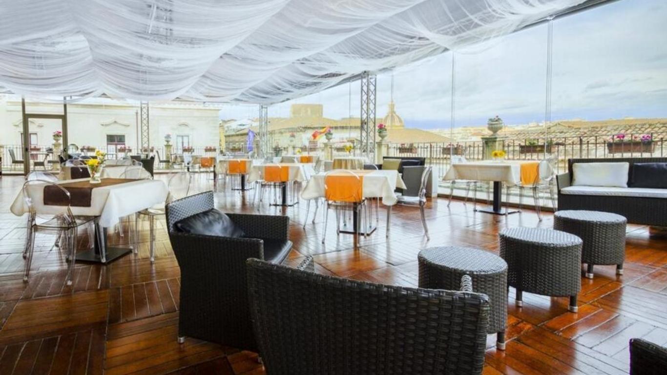 Royal Hotel