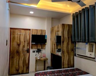 Hotel Shiv Grand Sv - Kanpur - Schlafzimmer