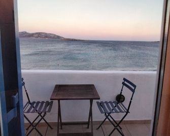 Posidonion Hotel - Kufonisia - Balcón