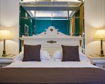 Hotel Regency - Florencia - Habitación