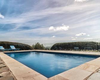 Vale Hill Barn ~ Daylesford Region ~ Iconic landmark property - Smeaton - Piscina