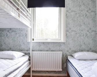 Two-Bedroom Holiday Home In Malilla - Målilla - Habitación