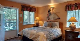 Little Valley Inn - Mariposa - Bedroom