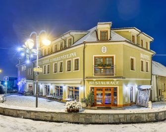 Zavis z Falkenstejna - Hluboká nad Vltavou - Budova