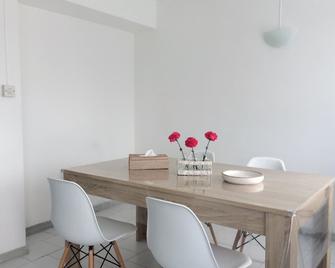 La Péninsule Town Apartment No 5 - Curepipe - Dining room
