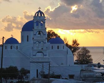 Santorini Sunrise Hotel Perissa Pleasure - Perissa
