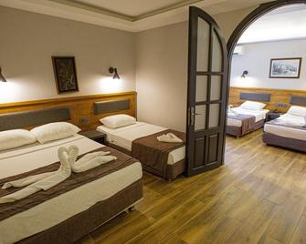 Kleopatra Fatih Hotel - אלניה - חדר שינה