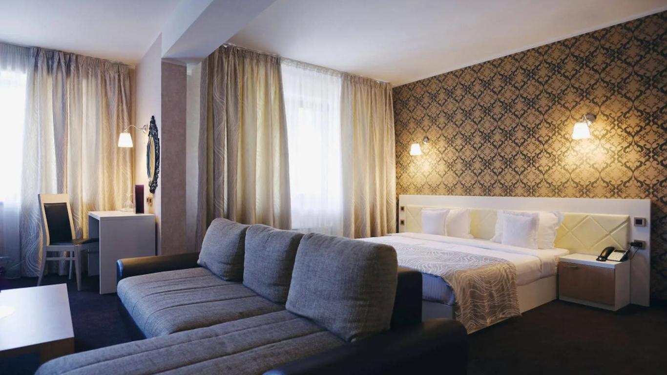 Black Tulip Hotel